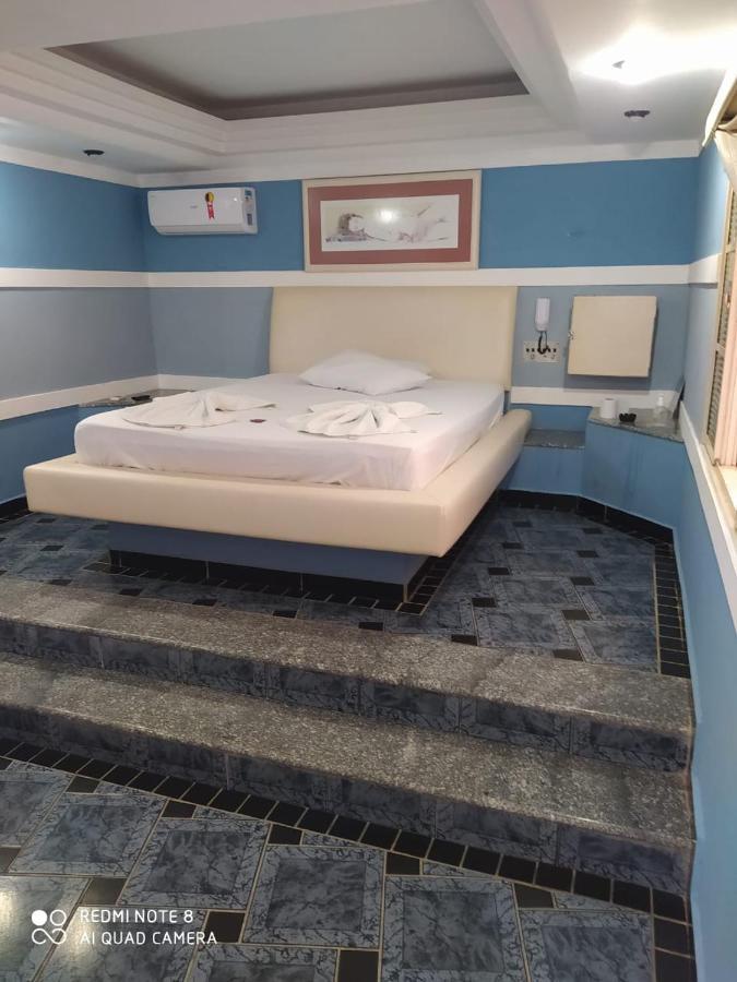 Bhaus Motel Marilia Bagian luar foto